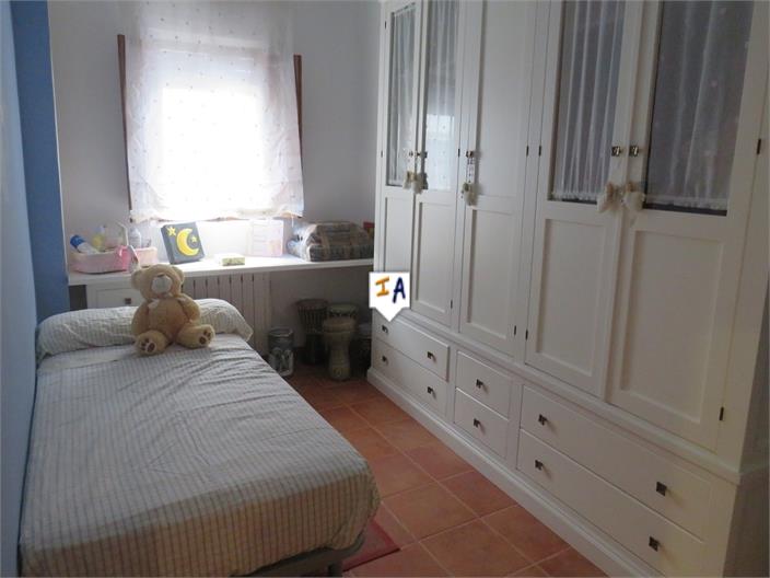 Image No.13-3 Bed House for sale