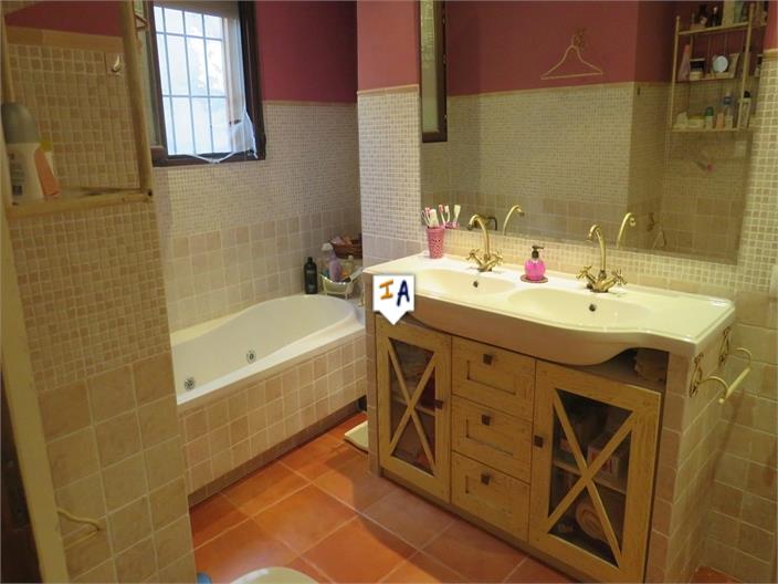 Image No.5-3 Bed House for sale