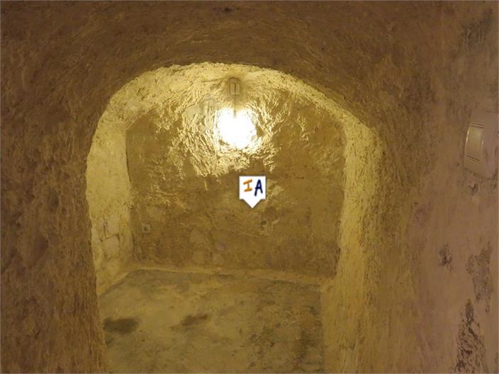 Image No.8-3 Bed House for sale