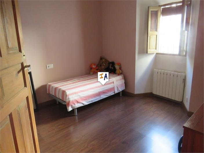Image No.9-3 Bed House for sale