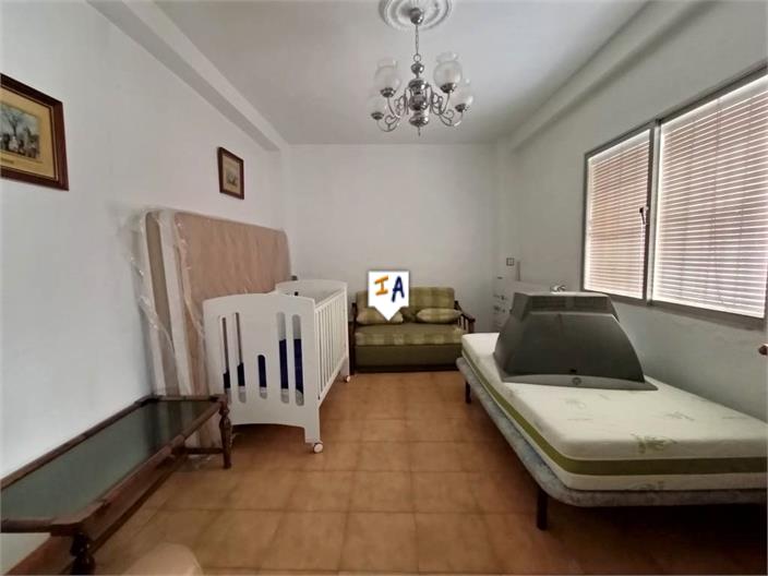 Image No.8-4 Bed House for sale