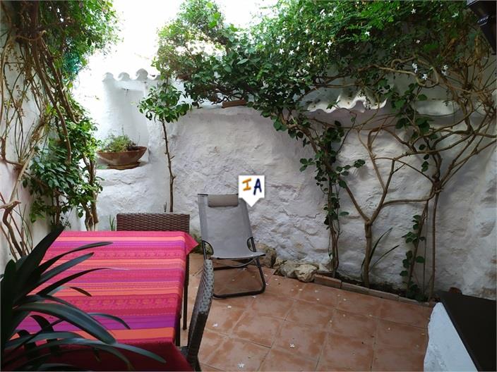 Image No.3-4 Bed House for sale