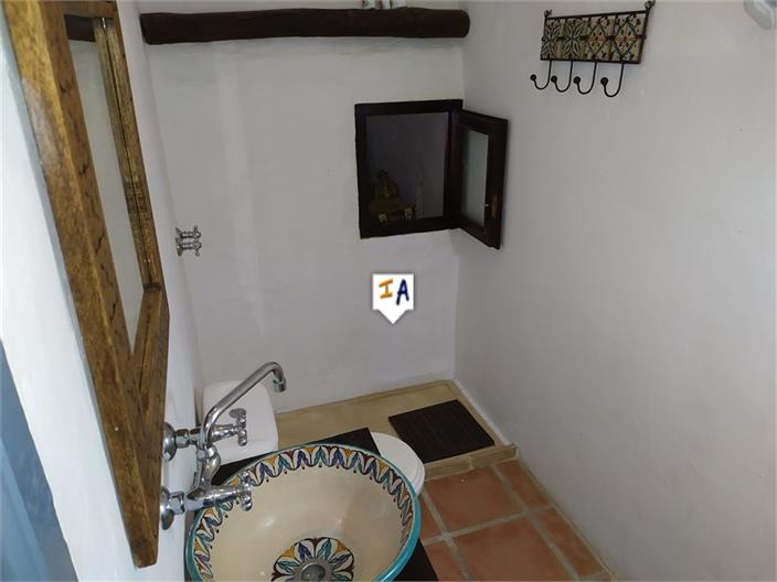 Image No.8-4 Bed House for sale