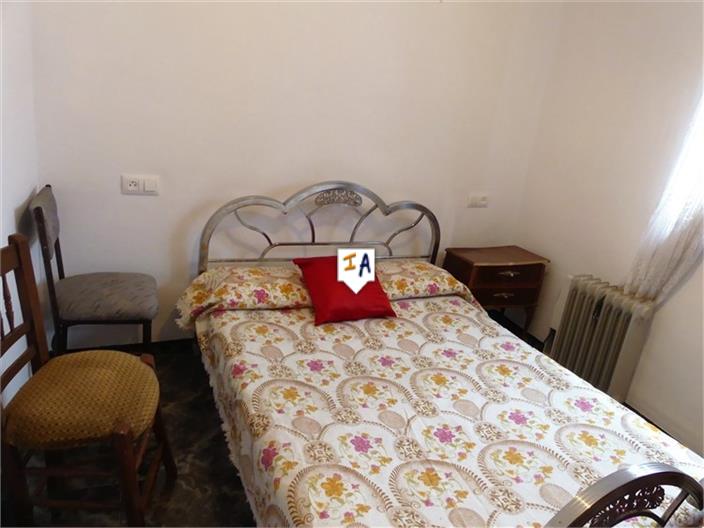 Image No.12-5 Bed House for sale