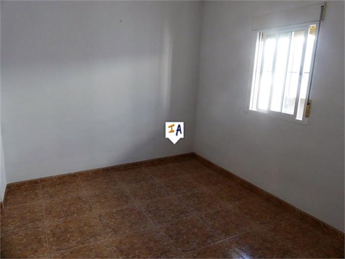 Image No.13-5 Bed House for sale