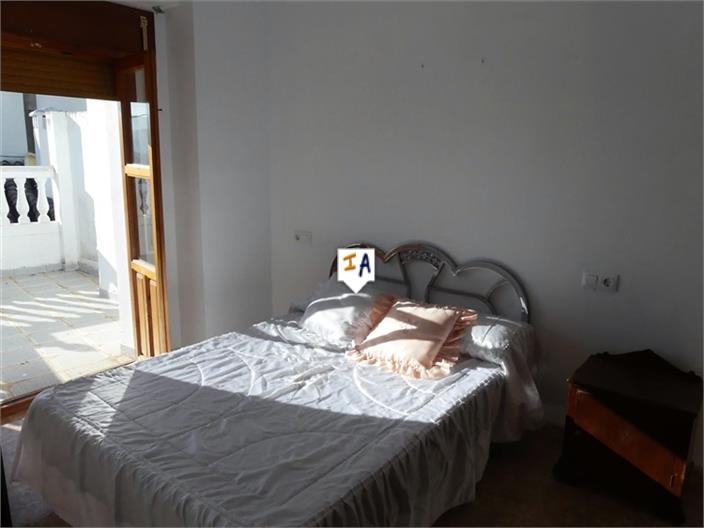 Image No.16-5 Bed House for sale