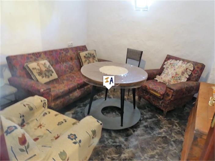 Image No.6-5 Bed House for sale