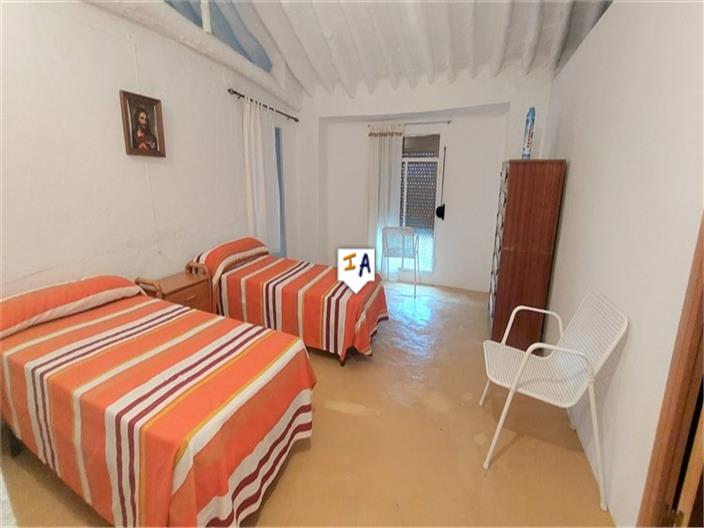 Image No.12-5 Bed House for sale