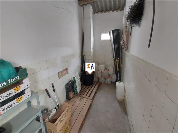 Image No.16-5 Bed House for sale