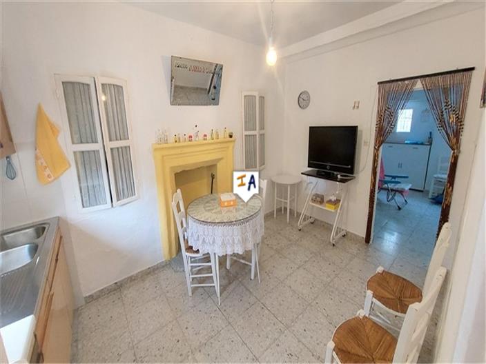 Image No.7-5 Bed House for sale