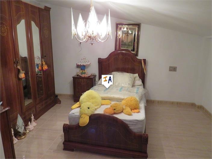 Image No.15-5 Bed House for sale