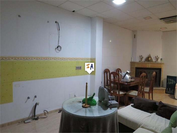 Image No.17-5 Bed House for sale