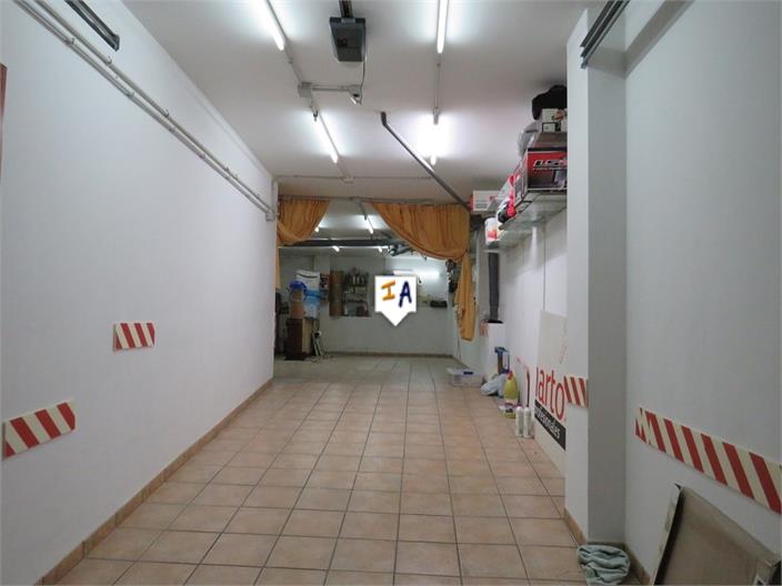 Image No.6-5 Bed House for sale