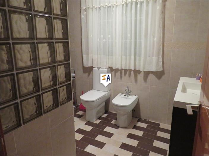 Image No.10-5 Bed House for sale