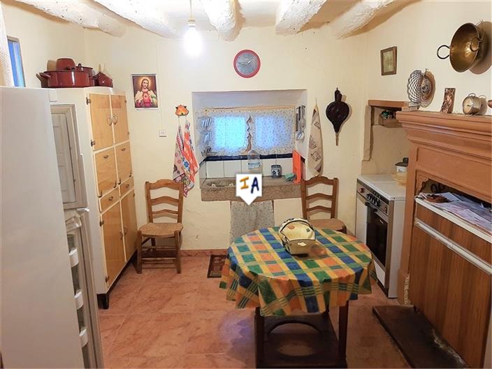 Image No.15-4 Bed House for sale