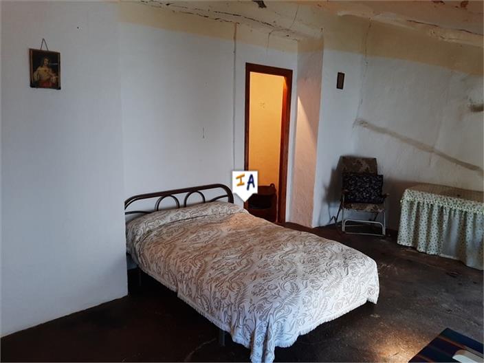 Image No.16-4 Bed House for sale