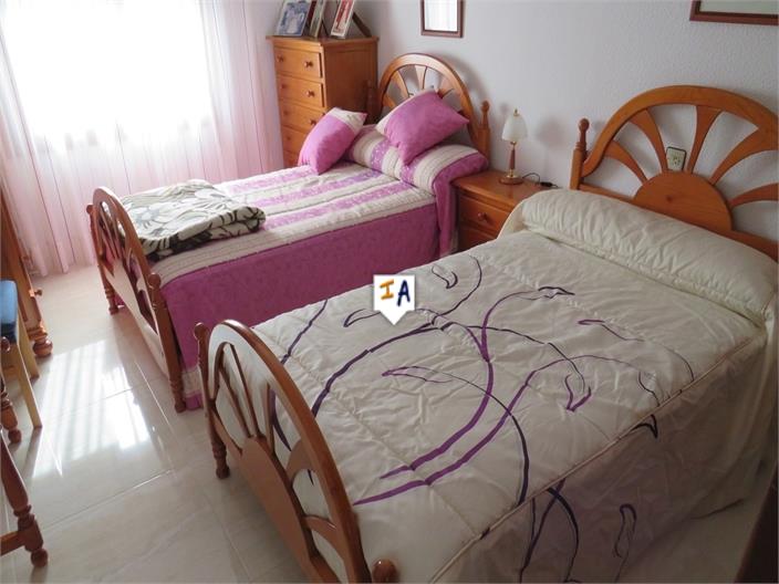 Image No.12-5 Bed House for sale