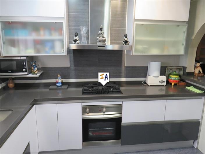 Image No.4-5 Bed House for sale