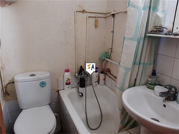 Image No.14-4 Bed House for sale