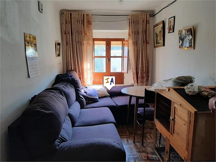 Image No.6-4 Bed House for sale