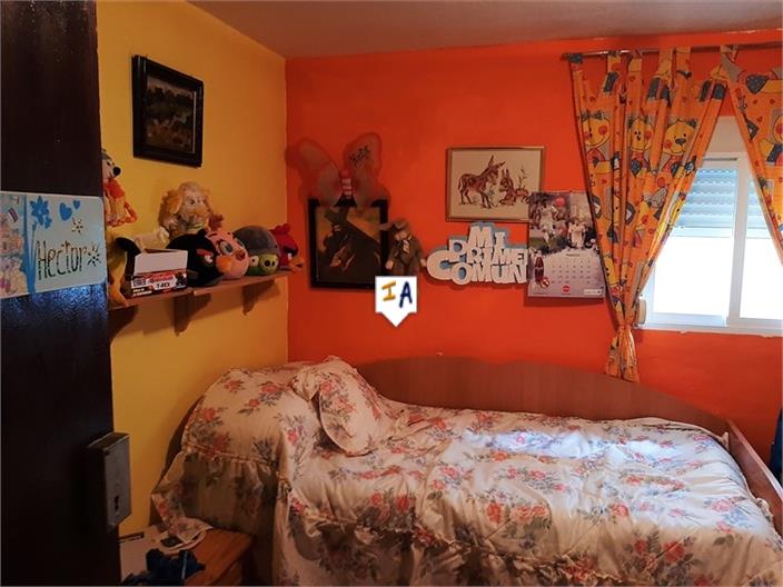 Image No.9-4 Bed House for sale