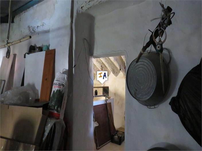 Image No.17-4 Bed Farmhouse for sale