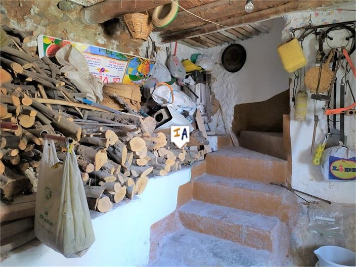 Image No.12-4 Bed House for sale