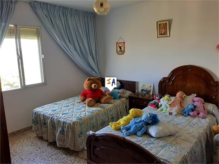 Image No.15-5 Bed House for sale