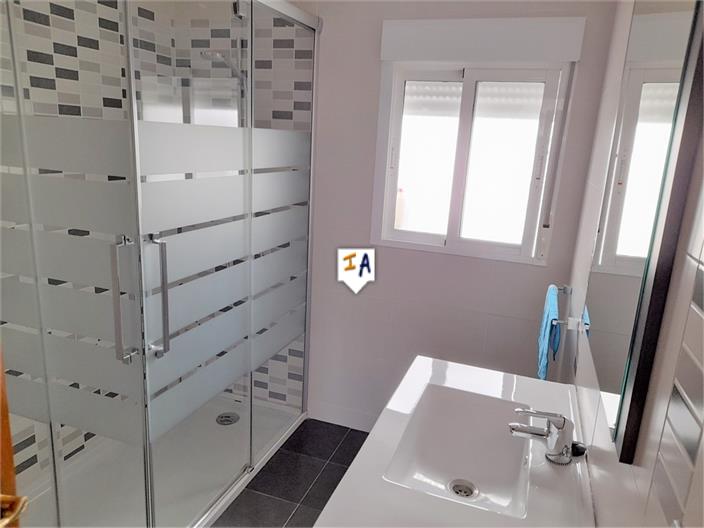 Image No.11-5 Bed House for sale