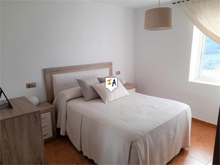 Image No.9-5 Bed House for sale