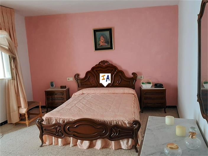 Image No.11-4 Bed House for sale