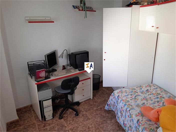 Image No.12-4 Bed House for sale