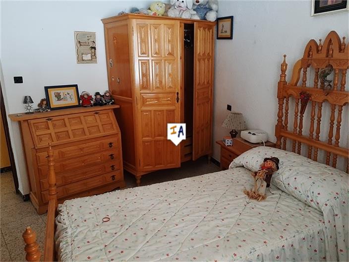 Image No.9-4 Bed House for sale