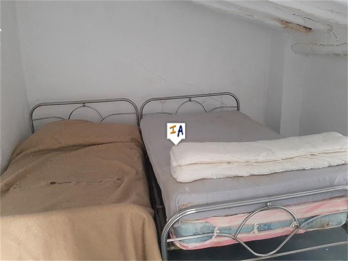 Image No.12-4 Bed House for sale