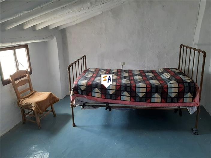 Image No.13-4 Bed House for sale