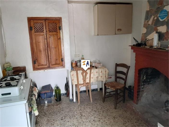 Image No.8-4 Bed House for sale