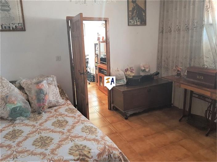 Image No.16-5 Bed House for sale