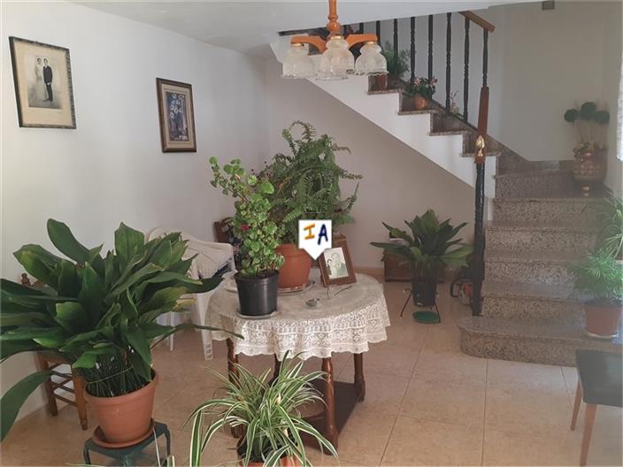 Image No.8-5 Bed House for sale