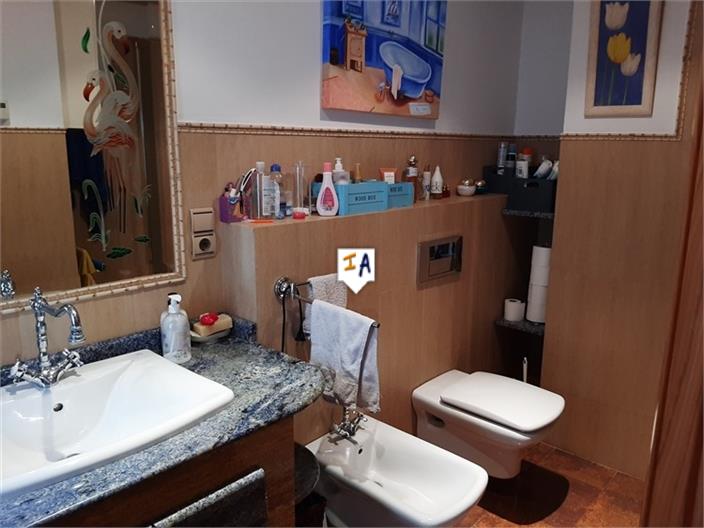 Image No.12-3 Bed Commercial for sale