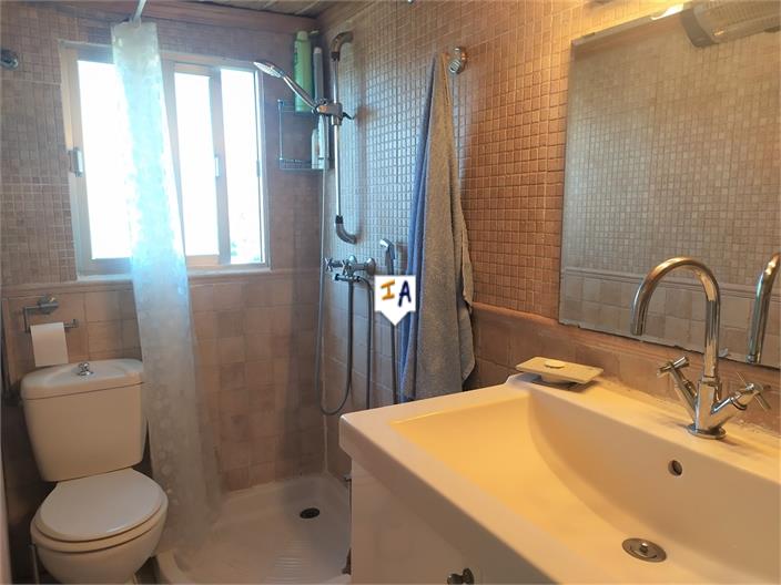 Image No.6-3 Bed House for sale