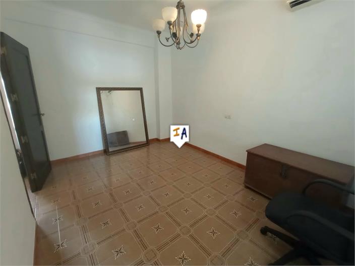 Image No.14-4 Bed House for sale