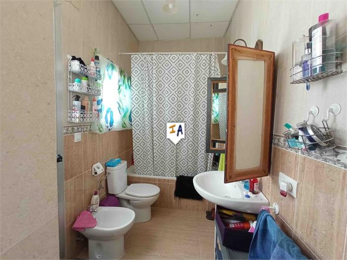 Image No.15-4 Bed House for sale