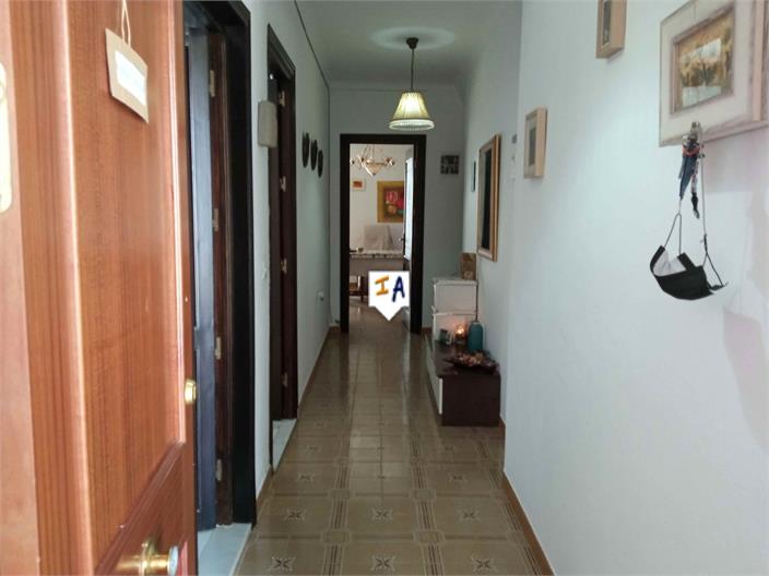 Image No.17-4 Bed House for sale