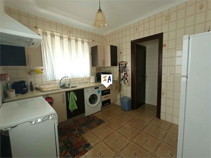 Image No.6-4 Bed House for sale
