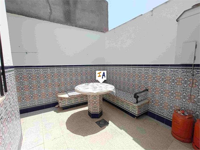 Image No.8-4 Bed House for sale