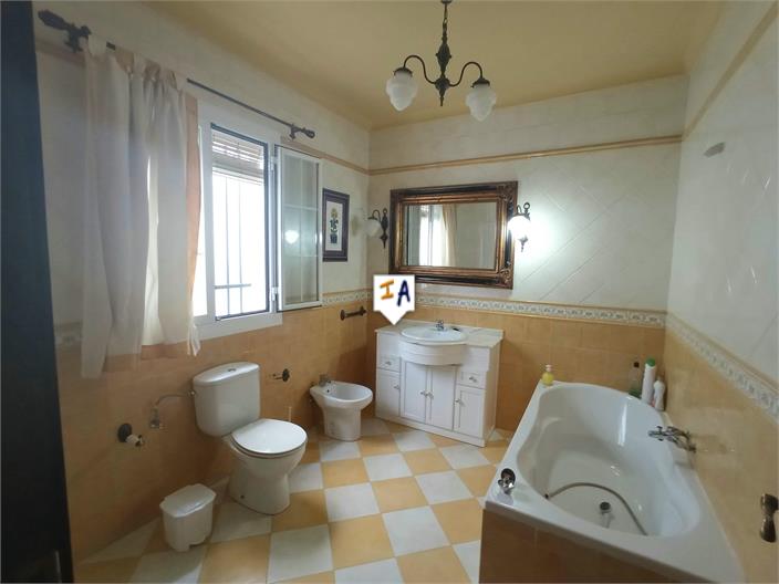 Image No.10-4 Bed House for sale