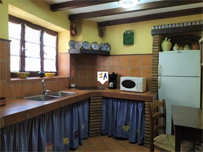 Image No.3-6 Bed House for sale