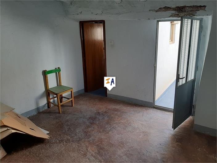 Image No.12-3 Bed House for sale