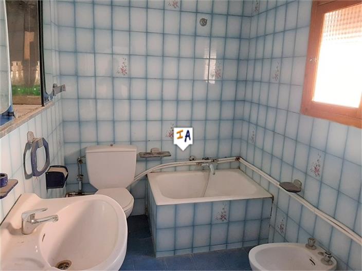 Image No.14-3 Bed House for sale