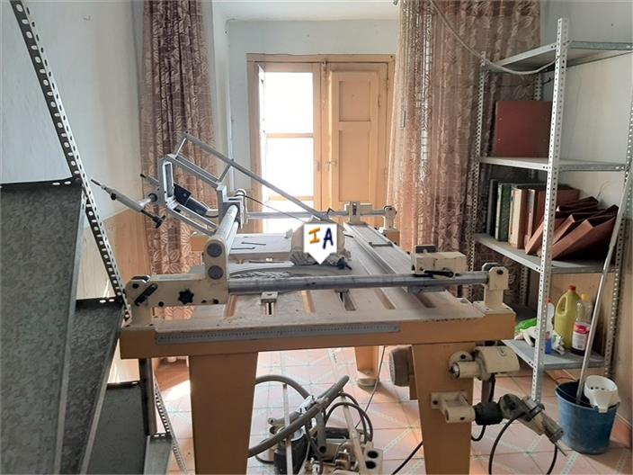 Image No.17-3 Bed House for sale